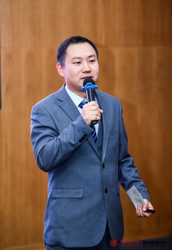 常務(wù)副會長 王斌