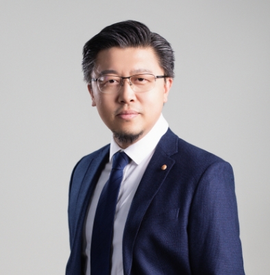 執(zhí)行會長 李易真