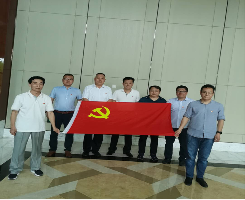 蘇州市山東商會(huì)黨支部赴永聯(lián)村參觀學(xué)習(xí)(圖2)