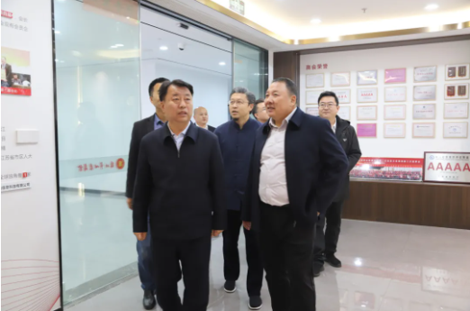 山東省政府駐上海辦事處黨委書記、主任張義英到訪蘇州市山東商會并走訪思必馳等會員企業(yè)(圖2)