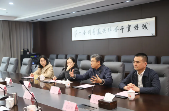 新疆生產(chǎn)建設兵團山東商會黨支部書記、會長孟憲剛一行到訪蘇州市山東商會(圖4)